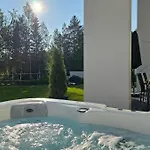 Eco-friendly With Hot Tub & Panorama View * Oulu